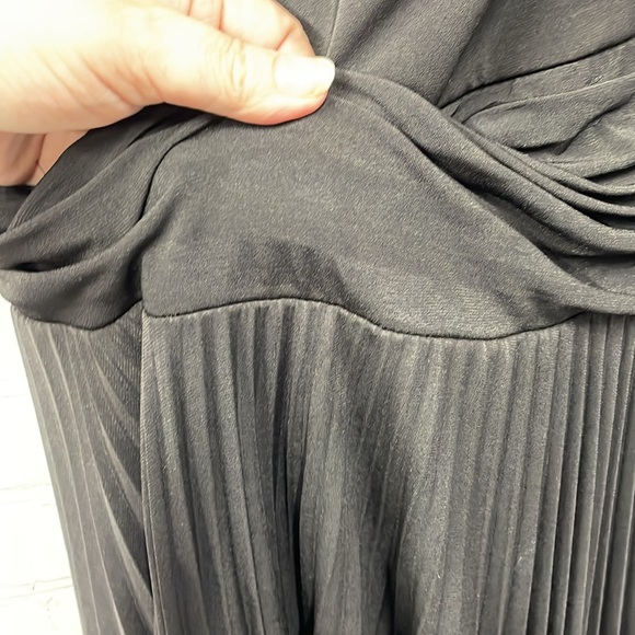 Teeze Me accordion bottom with pleated sleeveless top cocktail size 7 dr… - Picture 5 of 9